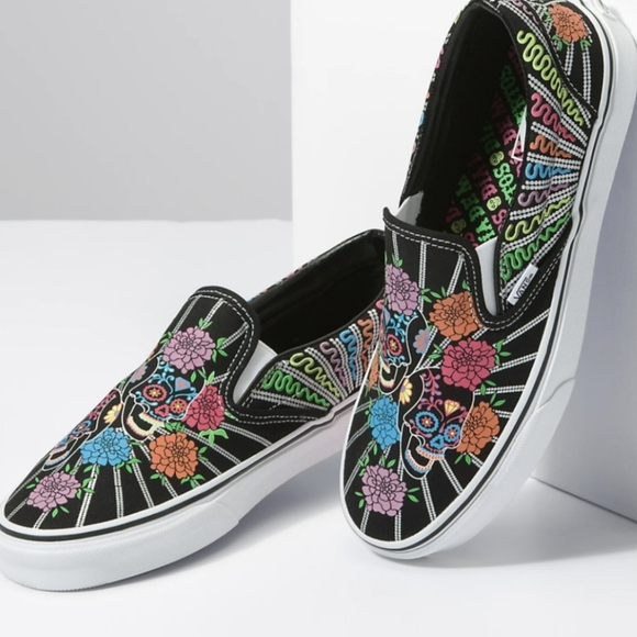 VANS Dia De Muertos Classic Slip-On Shoes Women brand  new - Picture 8 of 11